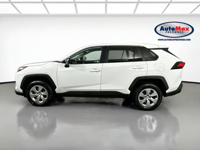 Used 2024 Toyota RAV4 LE AWD/4WD image 8