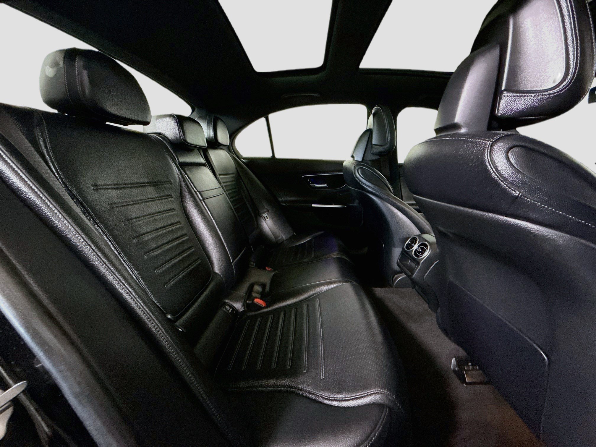 Used 2023 Mercedes-Benz C 300 4MATIC Sedan image 27