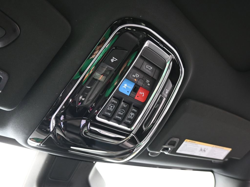 Used 2023 Jeep Grand Cherokee L Overland image 25