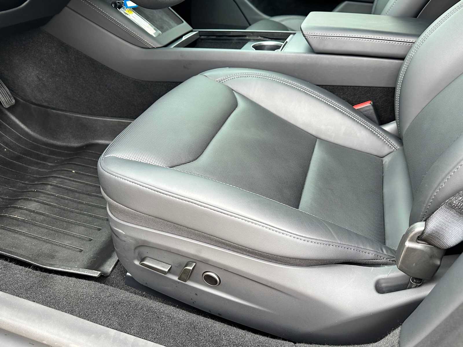 Used 2025 Tesla Model 3 Long Range image 17