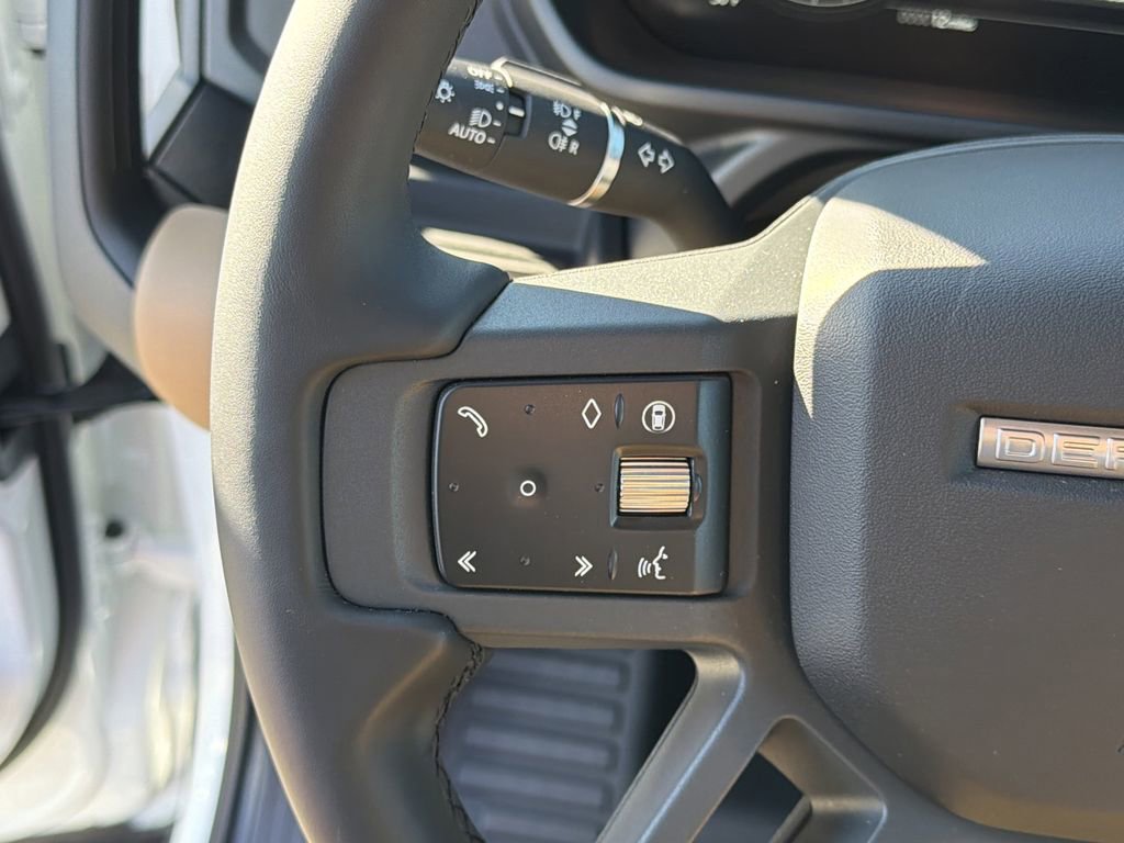 New 2026 Land Rover Defender 130 X-Dynamic SE image 23