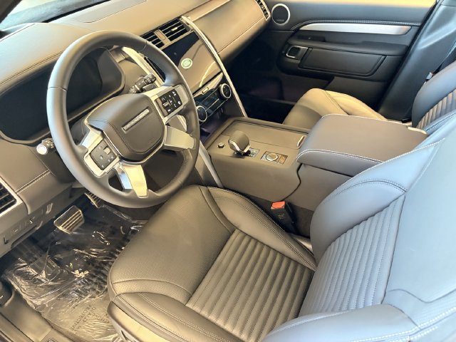 New 2026 Land Rover Discovery Limited Edition AWD/4WD image 4
