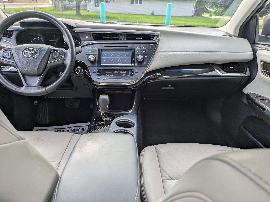 Used 2015 Toyota Avalon XLE Touring FWD image 12