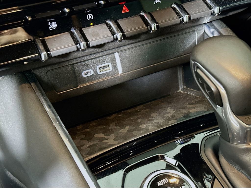 Used 2025 GMC Canyon AT4 image 30