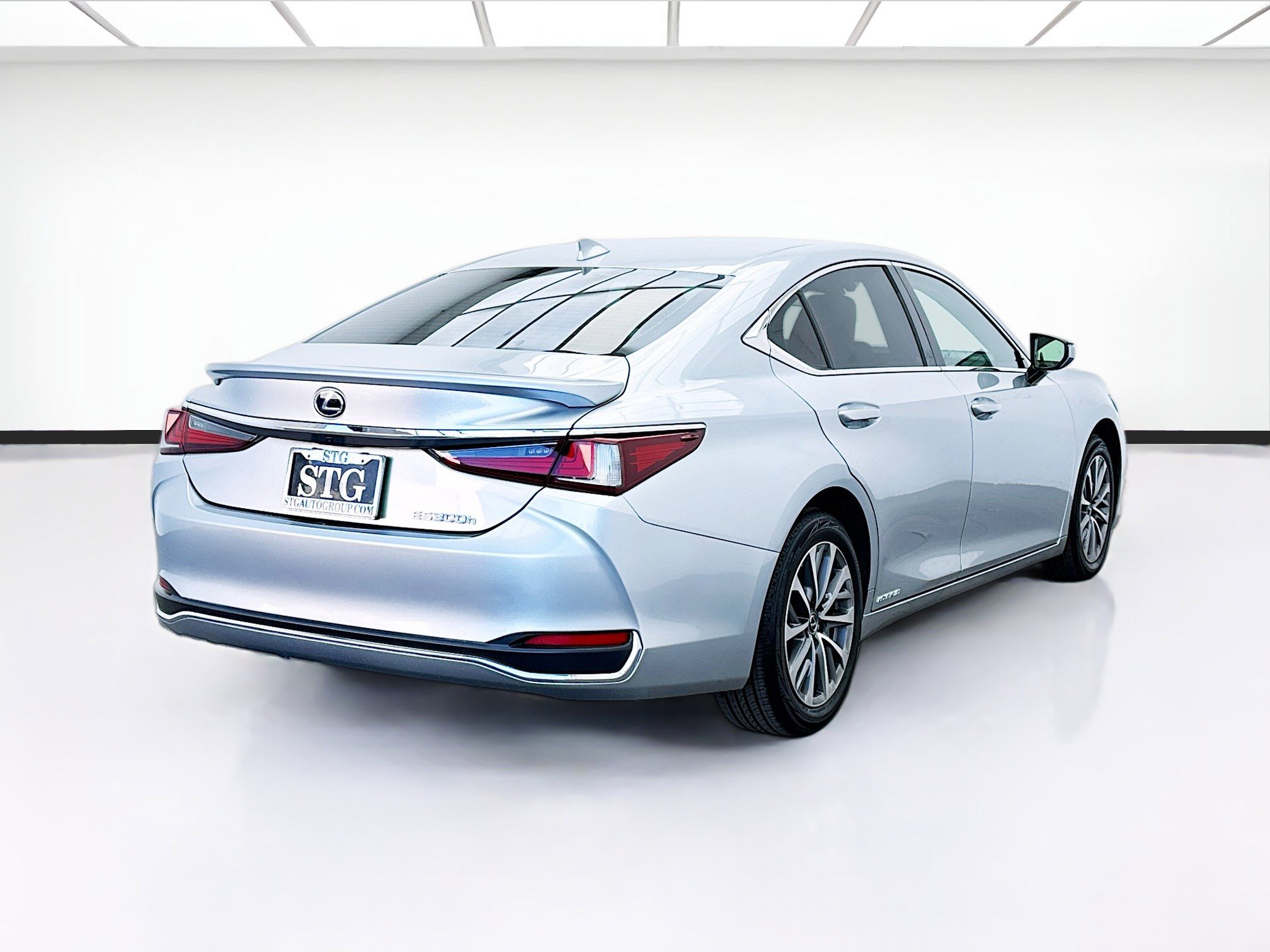 Used 2022 Lexus ES 300h image 4
