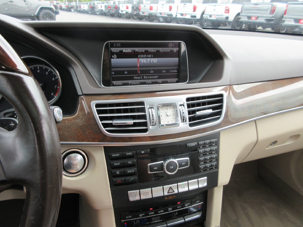 Used 2014 Mercedes-Benz E 350 4MATIC Sedan image 24