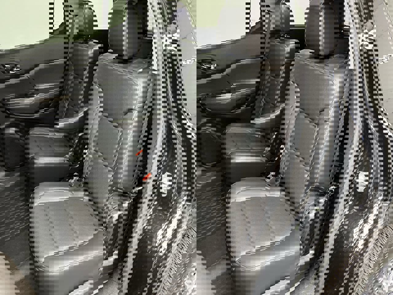 Certified 2022 GMC Acadia SLT w/ Preferred Package image 12