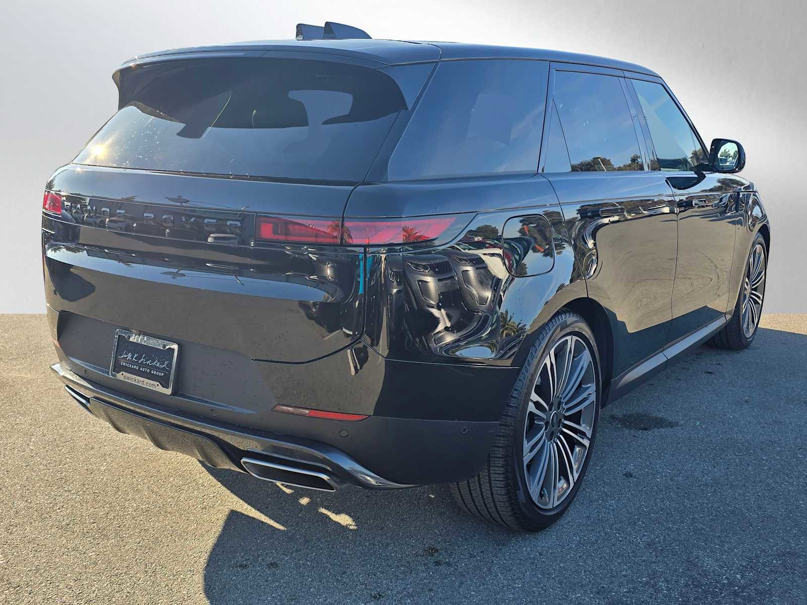 Certified 2025 Land Rover Range Rover Sport SE image 5