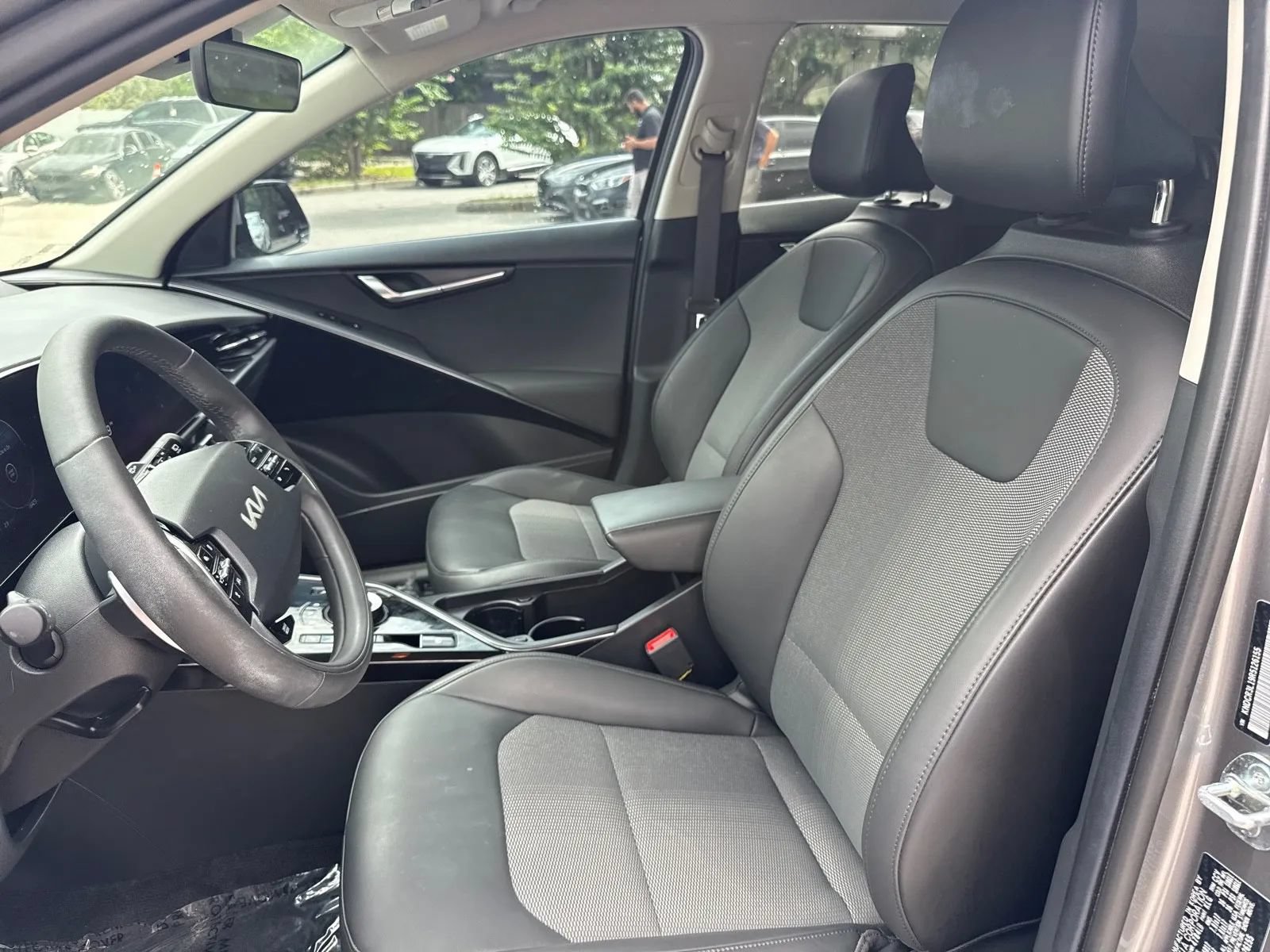 Used 2024 Kia Niro Wind w/ Wind Preserve Package FWD image 12