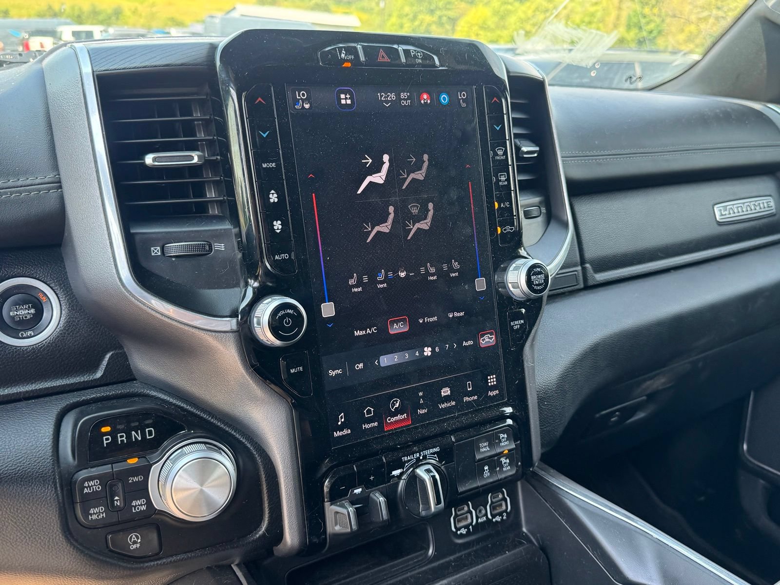 Used 2023 RAM 1500 Laramie AWD/4WD image 19