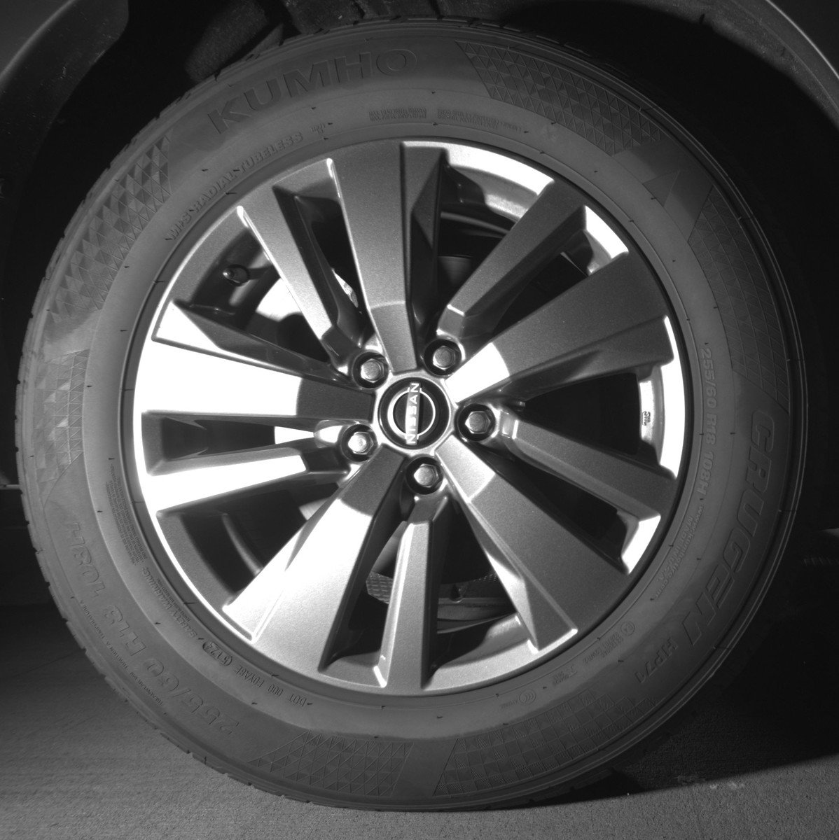 Used 2025 Nissan Pathfinder SV FWD image 15