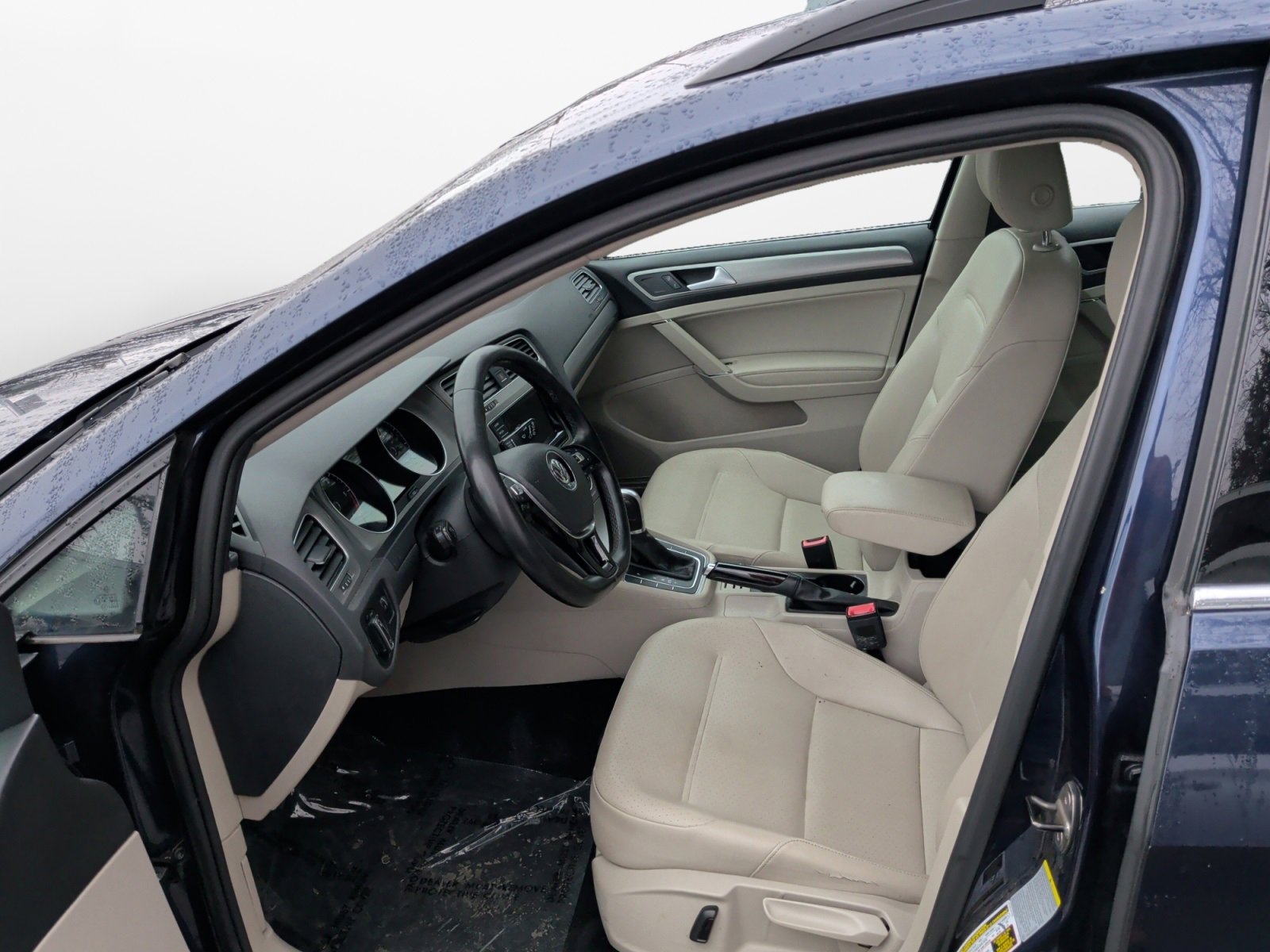 Used 2015 Volkswagen Golf TDI S image 9