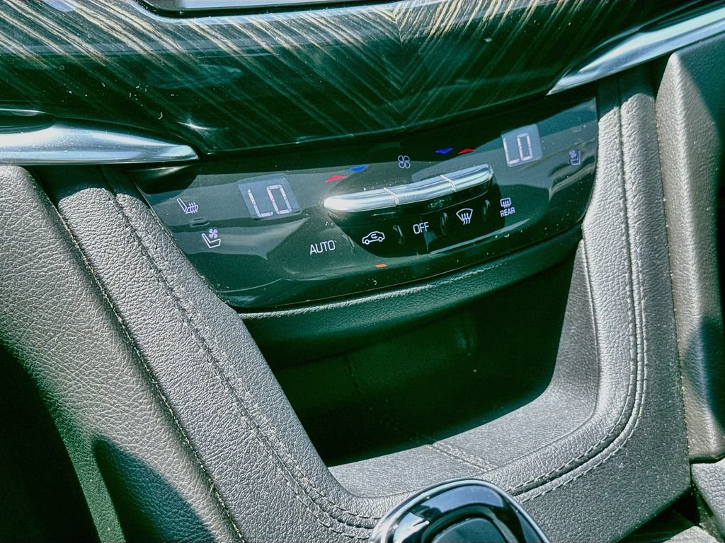Used 2023 Cadillac XT6 Premium Luxury w/ Technology Package FWD image 19