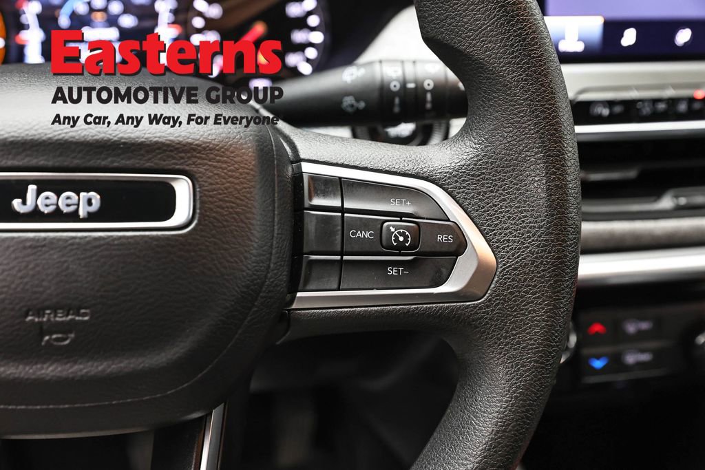 Used 2023 Jeep Compass Sport AWD/4WD image 15