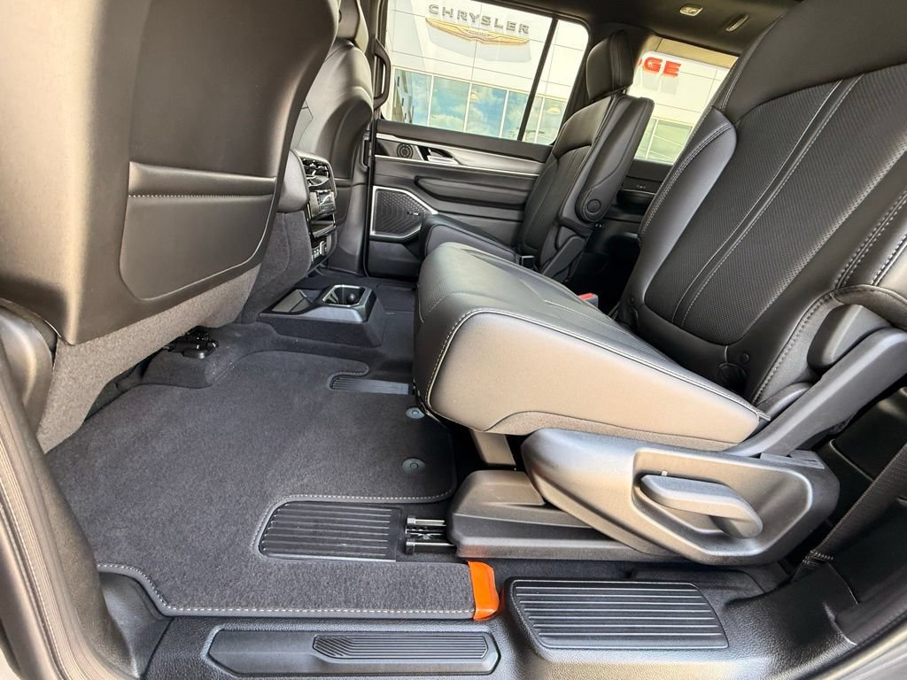 New 2026 Jeep Grand Wagoneer L 2WD w/ Premium Group I image 28