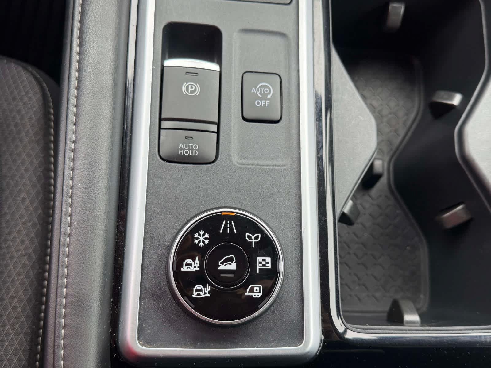Used 2024 Nissan Pathfinder SV AWD/4WD image 21
