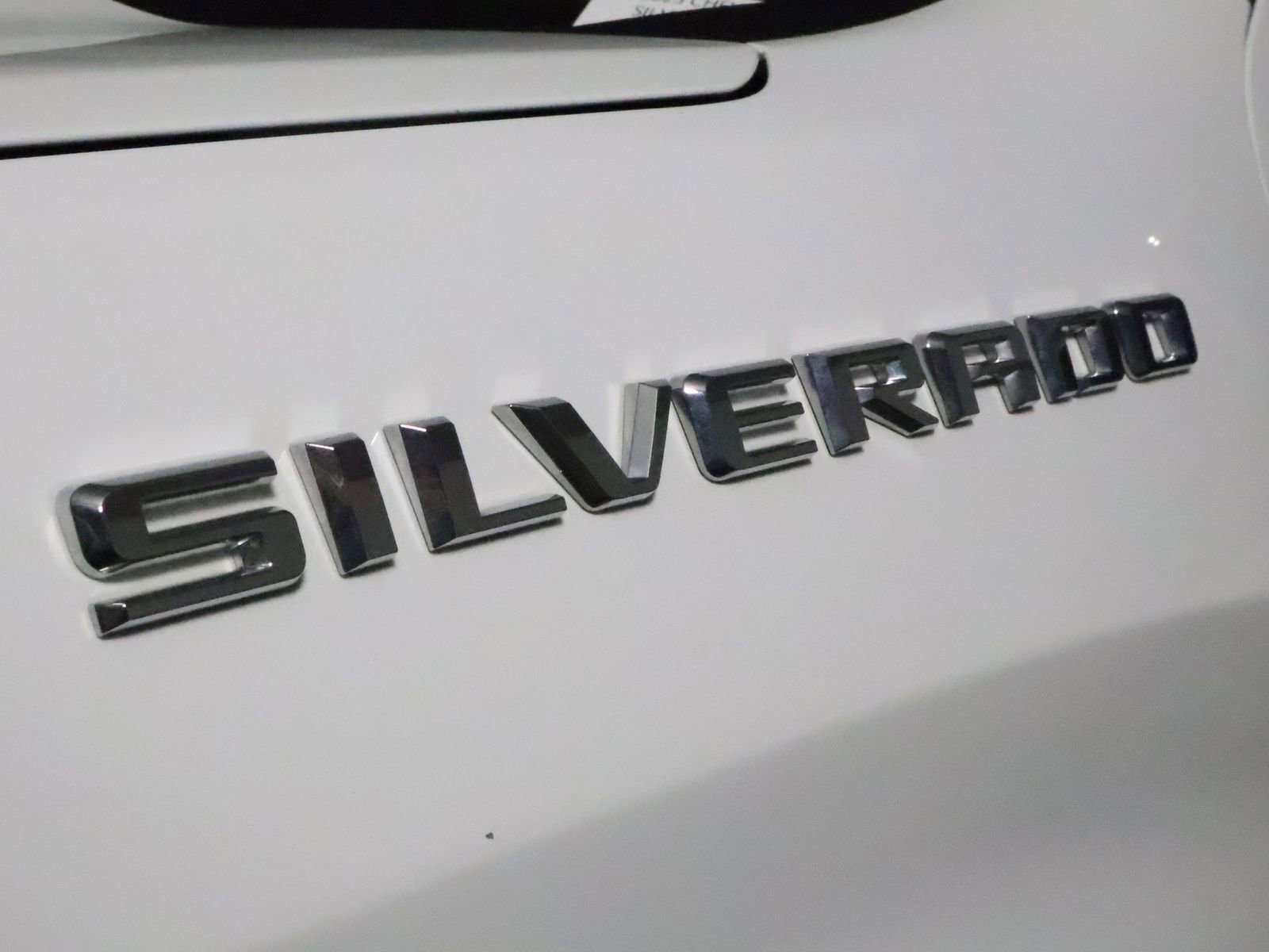 Used 2023 Chevrolet Silverado 1500 LT AWD/4WD image 23