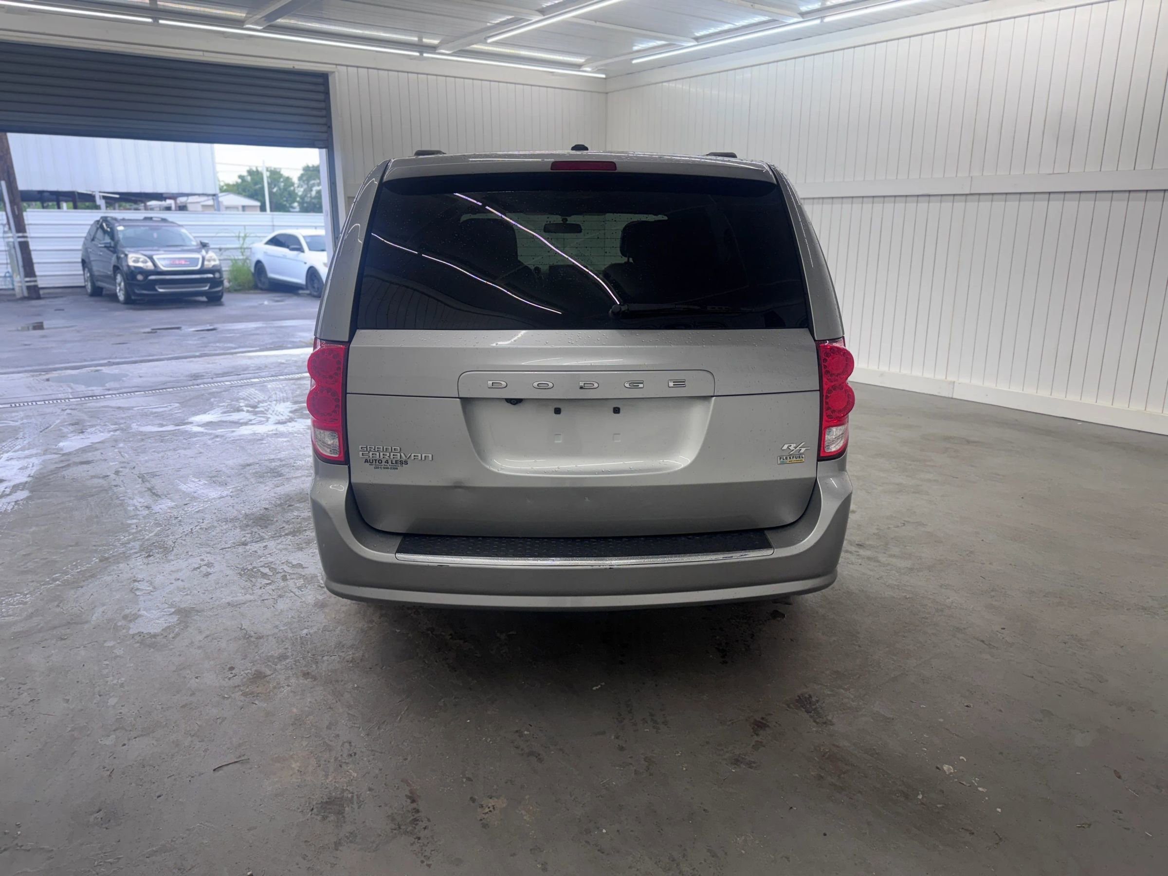 Used 2016 Dodge Grand Caravan R/T image 6