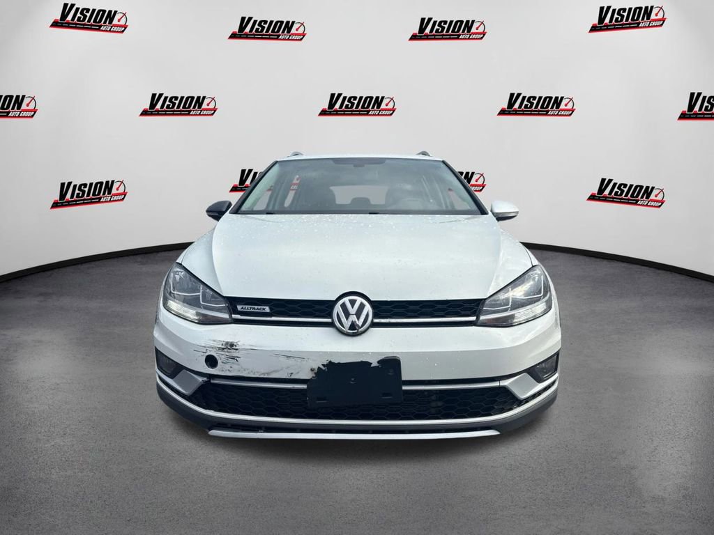 Used 2018 Volkswagen Golf Alltrack SE image 2
