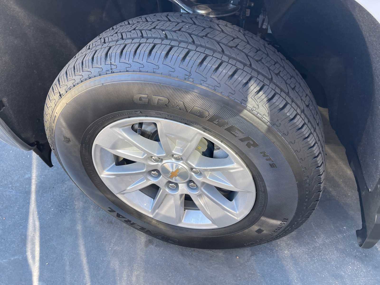 Used 2025 Chevrolet Silverado 1500 LT image 35