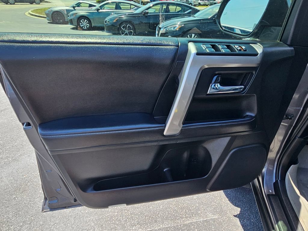 Used 2022 Toyota 4Runner SR5 Premium w/ Moonroof Package AWD/4WD image 13