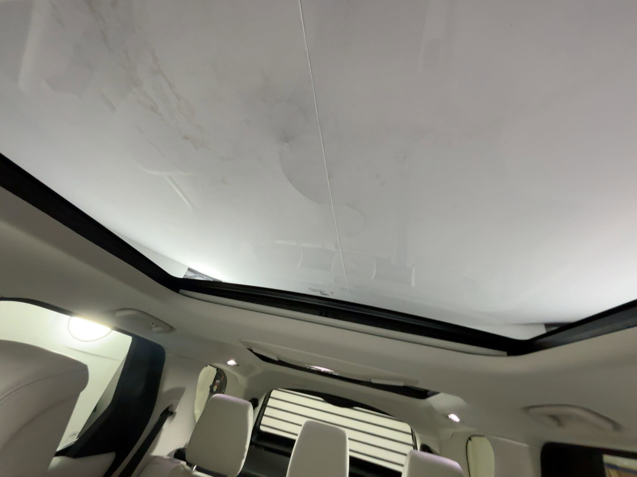 New 2026 Land Rover Discovery S AWD/4WD image 16