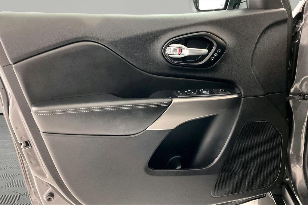 Used 2021 Jeep Cherokee Limited w/ Elite Package image 17