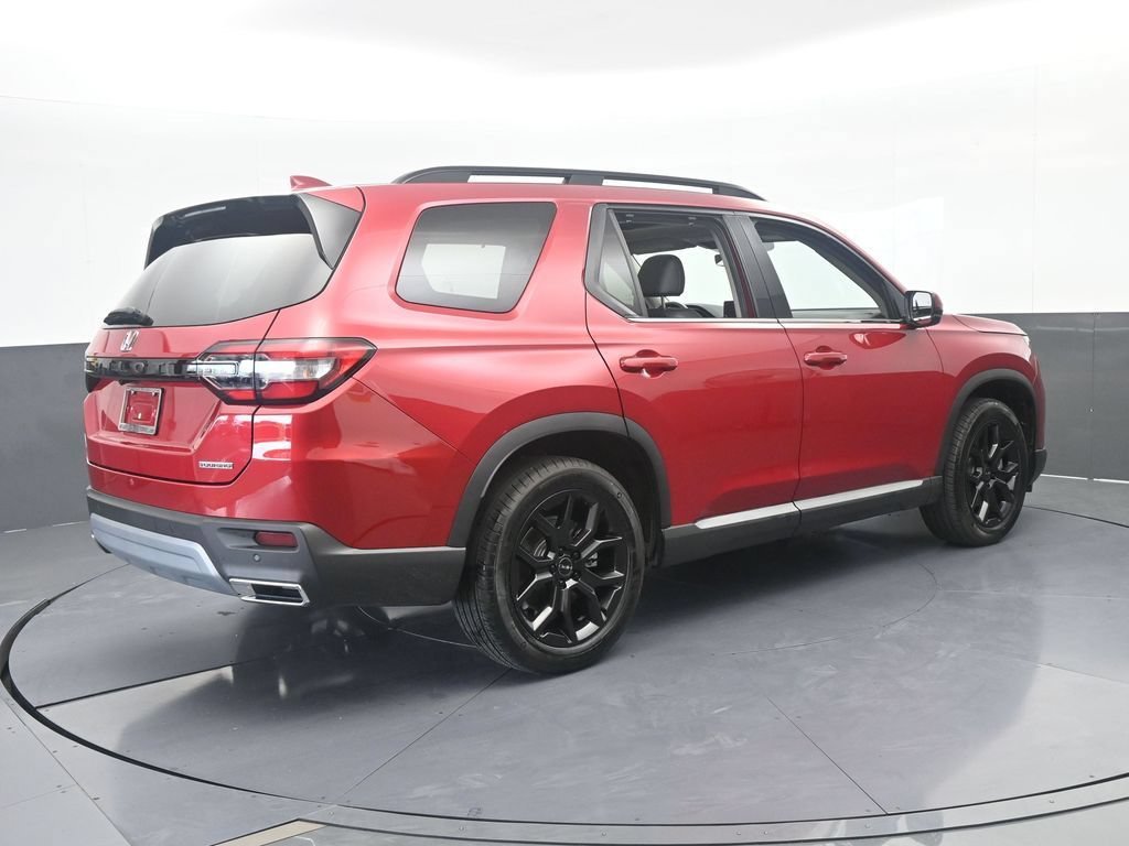 Used 2025 Honda Pilot Touring image 6
