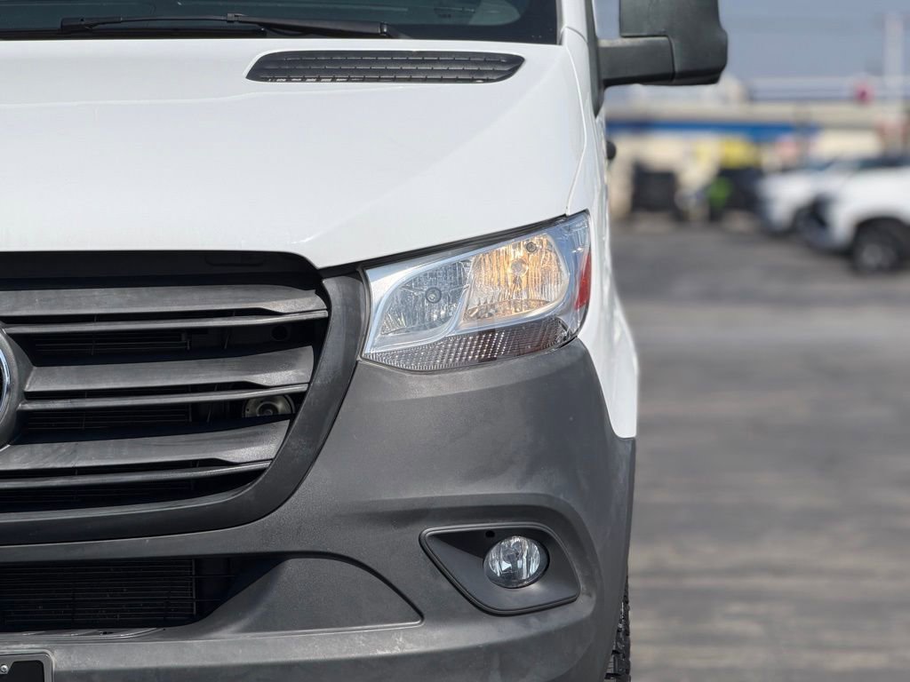 Used 2023 Mercedes-Benz Sprinter 2500 w/ Acoustic Package image 4