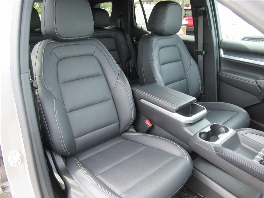 Used 2025 GMC Terrain Elevation w/ Elevation Premium Package AWD/4WD image 8