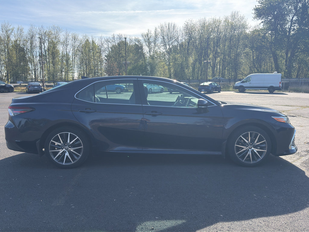 Used 2022 Toyota Camry XLE w/ Navigation Upgrade Package image 6