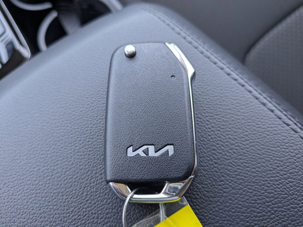 Used 2025 Kia Sportage LX FWD image 26