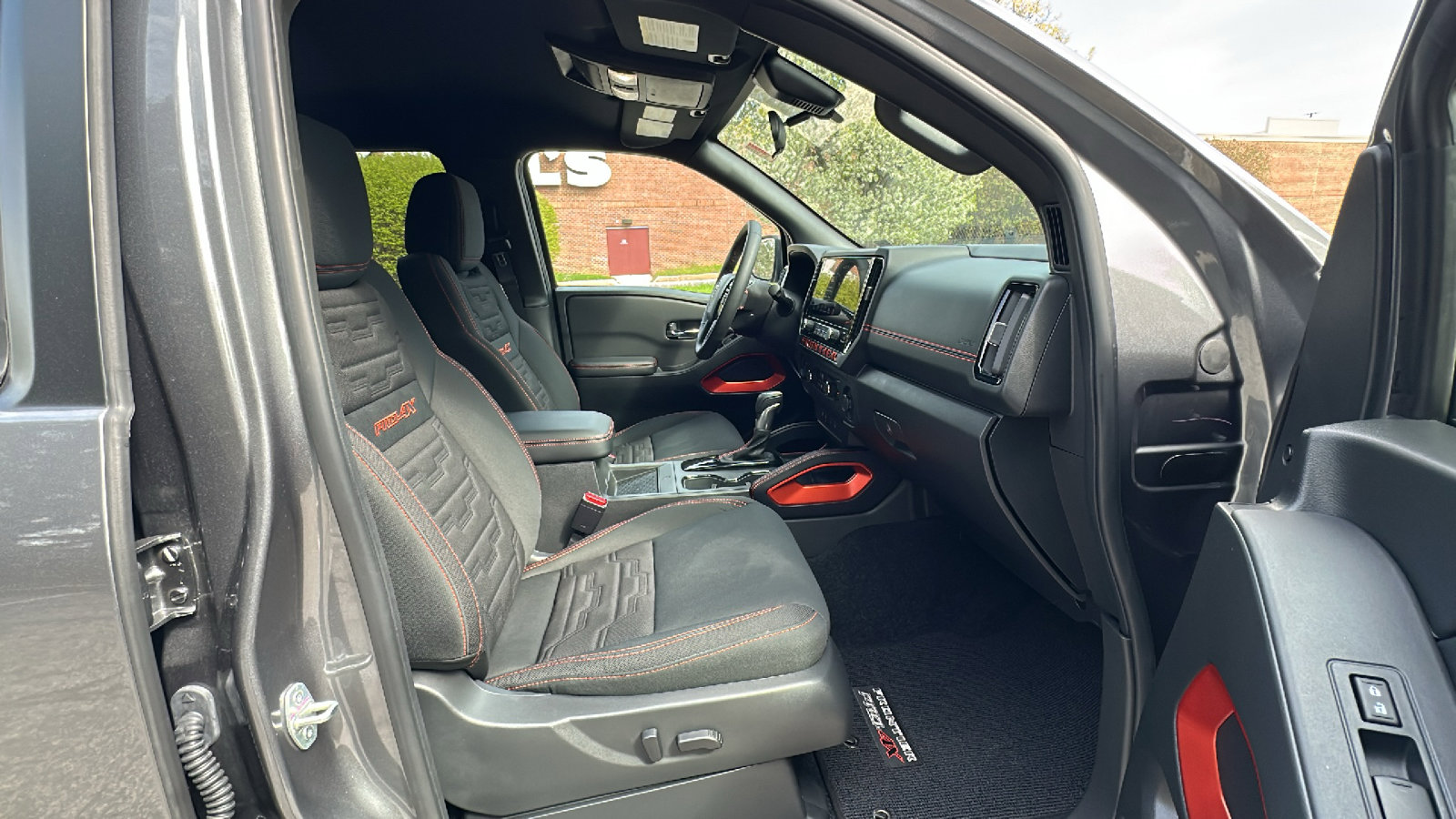 Certified 2025 Nissan Frontier PRO-4X w/ Pro Convenience Package image 24