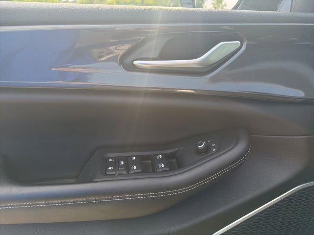 Used 2022 Jeep Grand Cherokee L Laredo AWD/4WD image 10