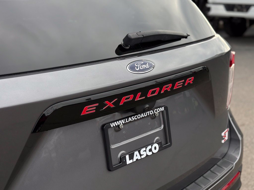 Certified 2022 Ford Explorer ST w/ Equipment Group 401A AWD/4WD image 39