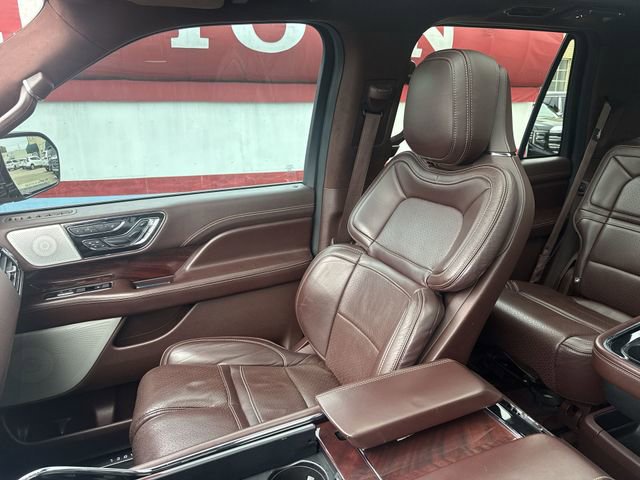 Used 2020 Lincoln Navigator Black Label w/ Cargo Convenience Package image 26