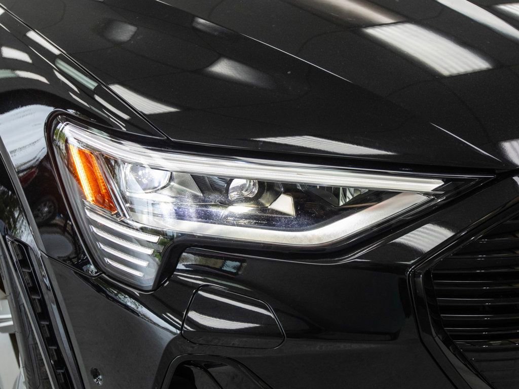 Used 2023 Audi e-tron S Prestige w/ Prestige Package AWD/4WD image 9