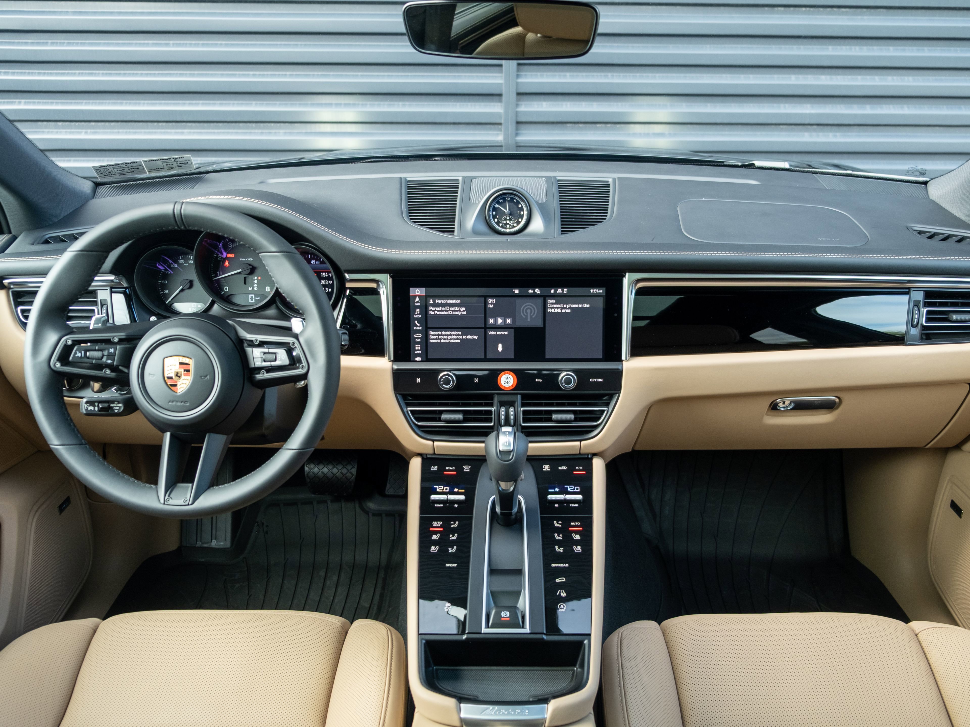 Used 2026 Porsche Macan image 21