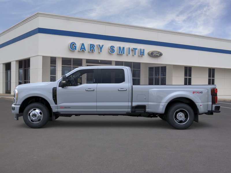 New 2026 Ford F350 4x4 Crew Cab DRW Super Duty image 3