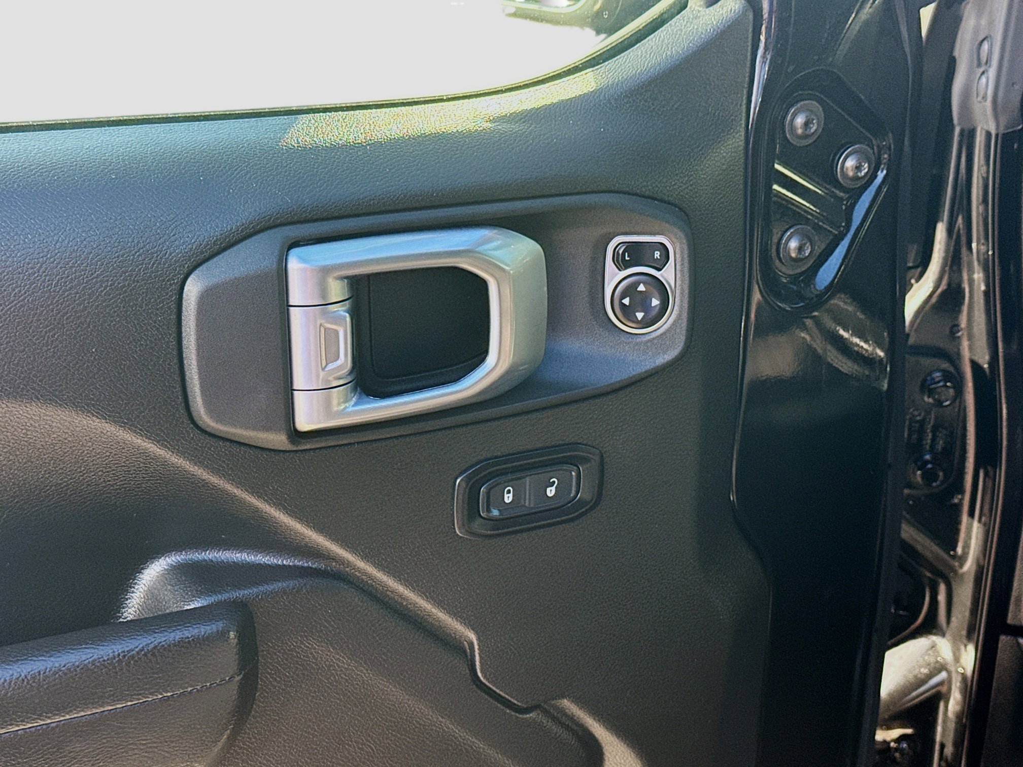 Used 2022 Jeep Gladiator Sport image 16