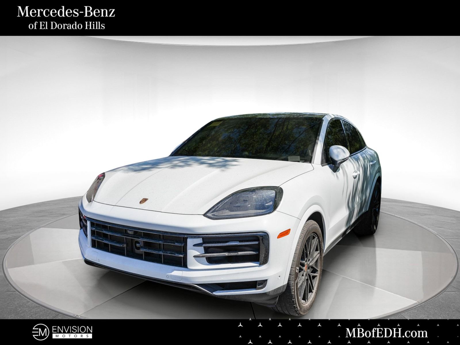 Used 2025 Porsche Cayenne Coupe AWD/4WD image 1