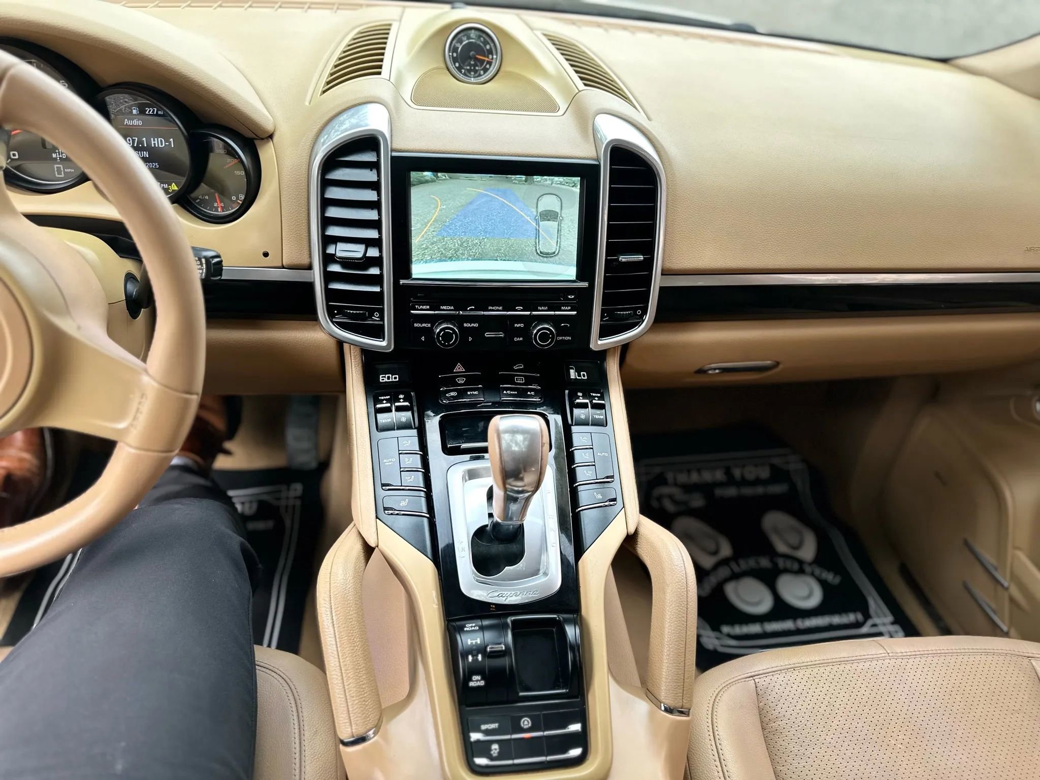 Used 2014 Porsche Cayenne Platinum Edition image 12