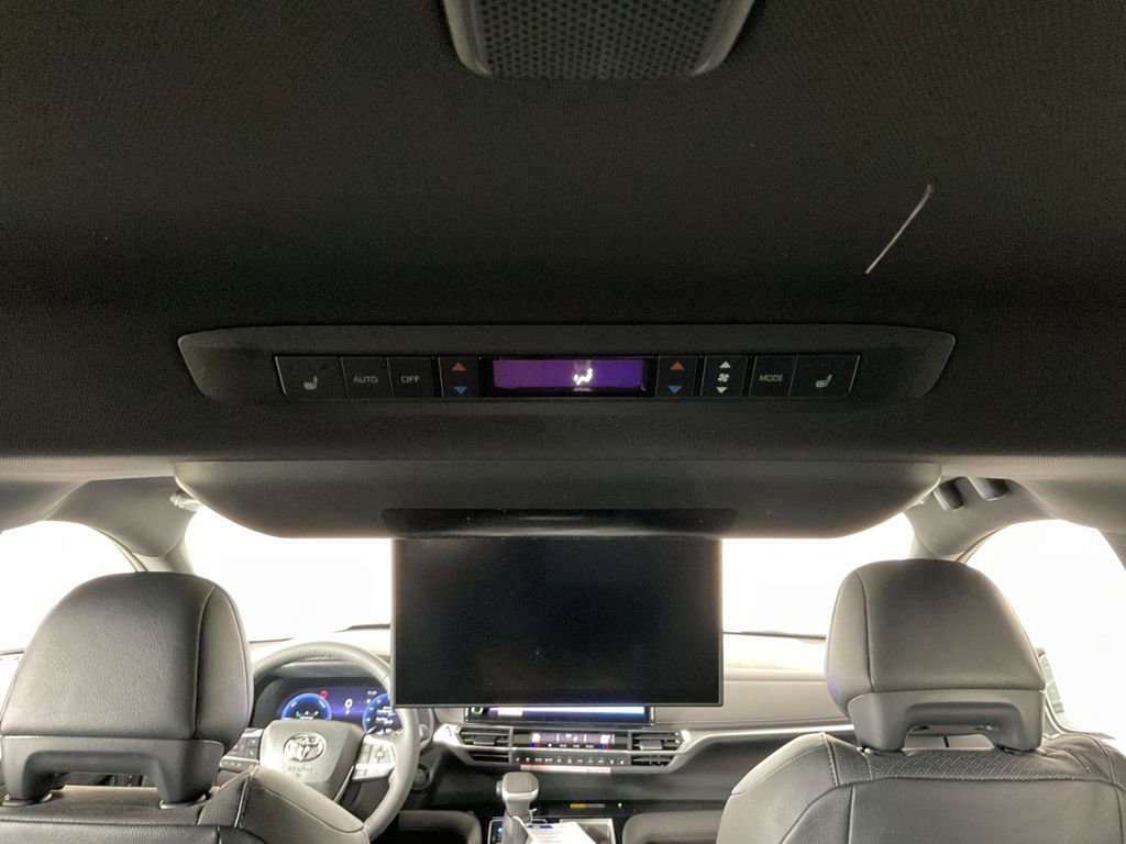 New 2026 Toyota Sienna Platinum image 11
