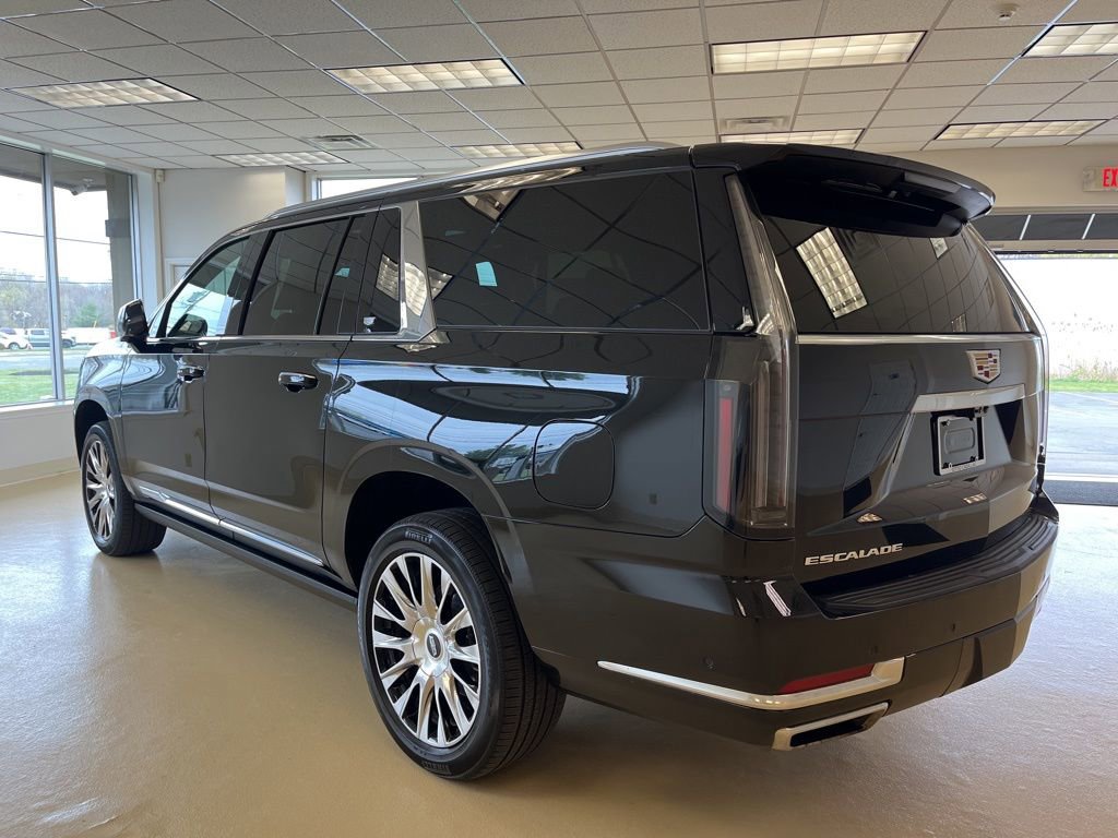 Certified 2025 Cadillac Escalade ESV Premium Luxury Platinum AWD/4WD image 3