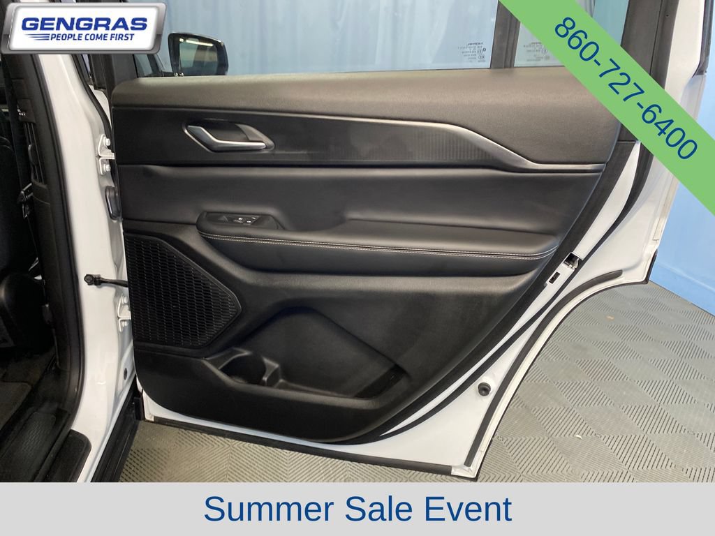 Used 2023 Jeep Grand Cherokee L Laredo AWD/4WD image 45