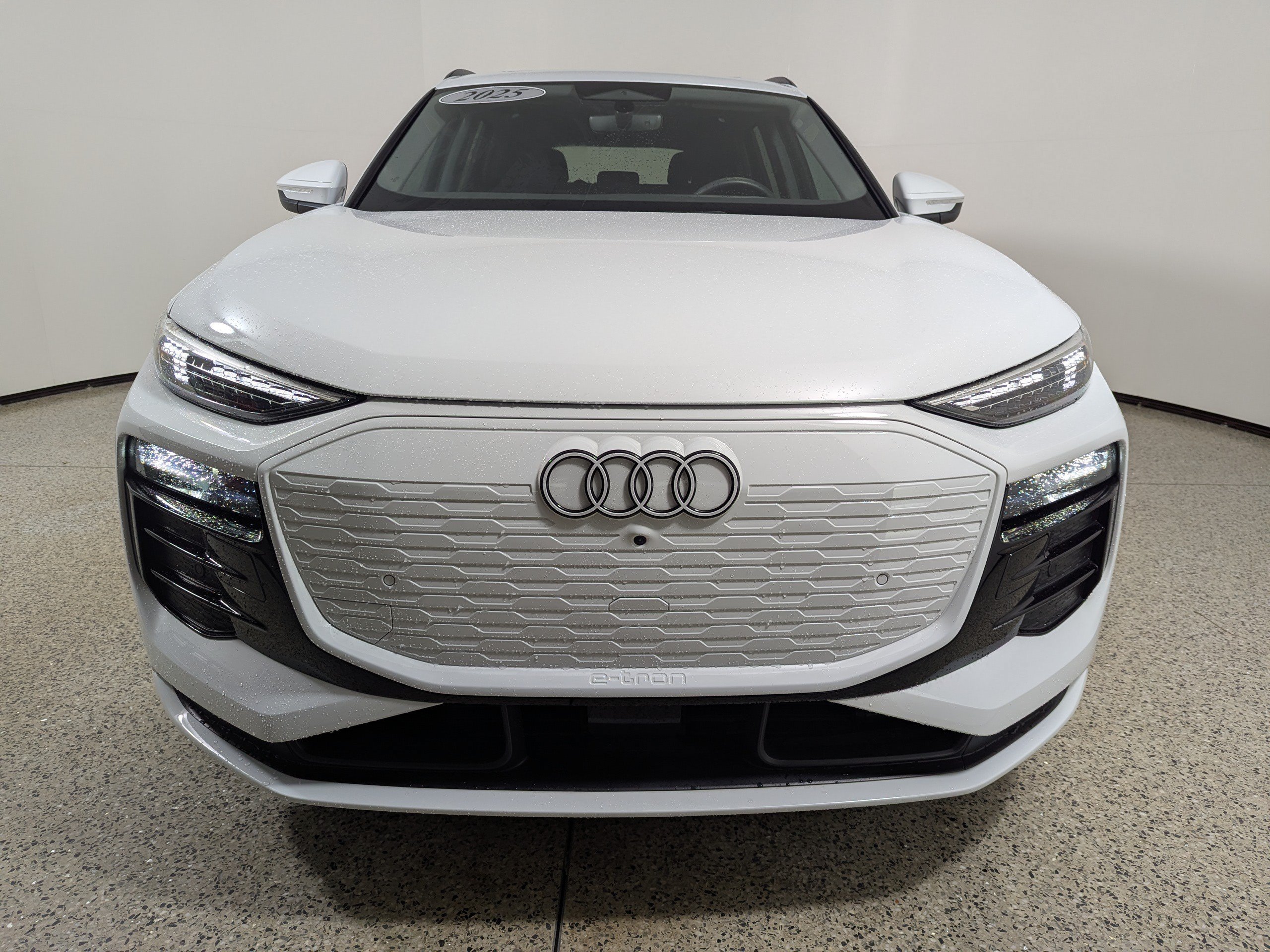 Certified 2025 Audi Q6 e-tron Prestige AWD/4WD image 2