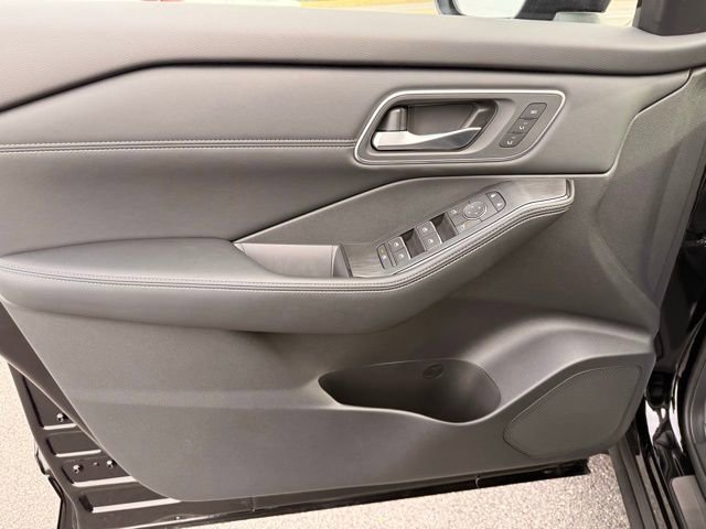 New 2026 Nissan Rogue Platinum w/ Tech Package AWD/4WD image 10