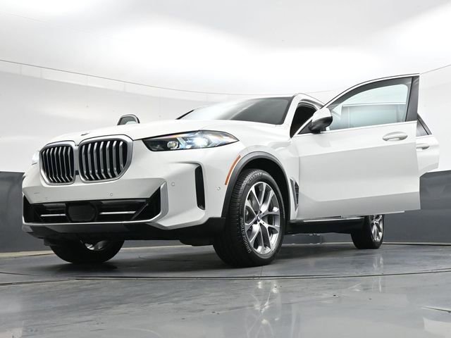 Used 2025 BMW X5 xDrive40i AWD/4WD image 44
