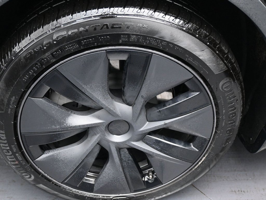 Used 2025 Tesla Model Y Long Range image 37