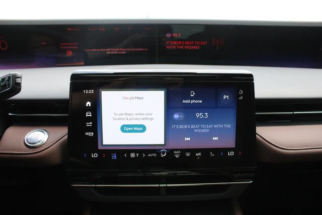 New 2026 Lincoln Nautilus Reserve AWD/4WD image 18
